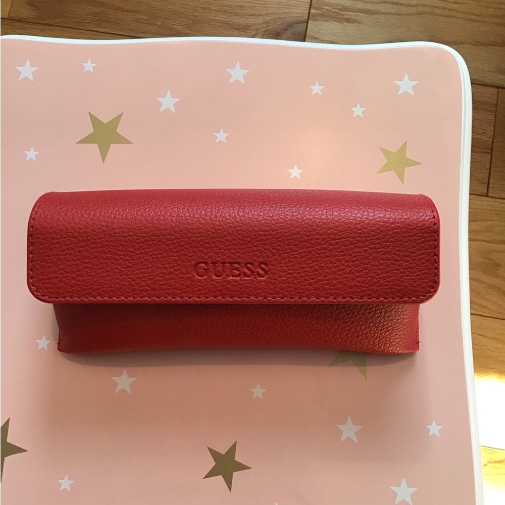 GUESS Red eye case